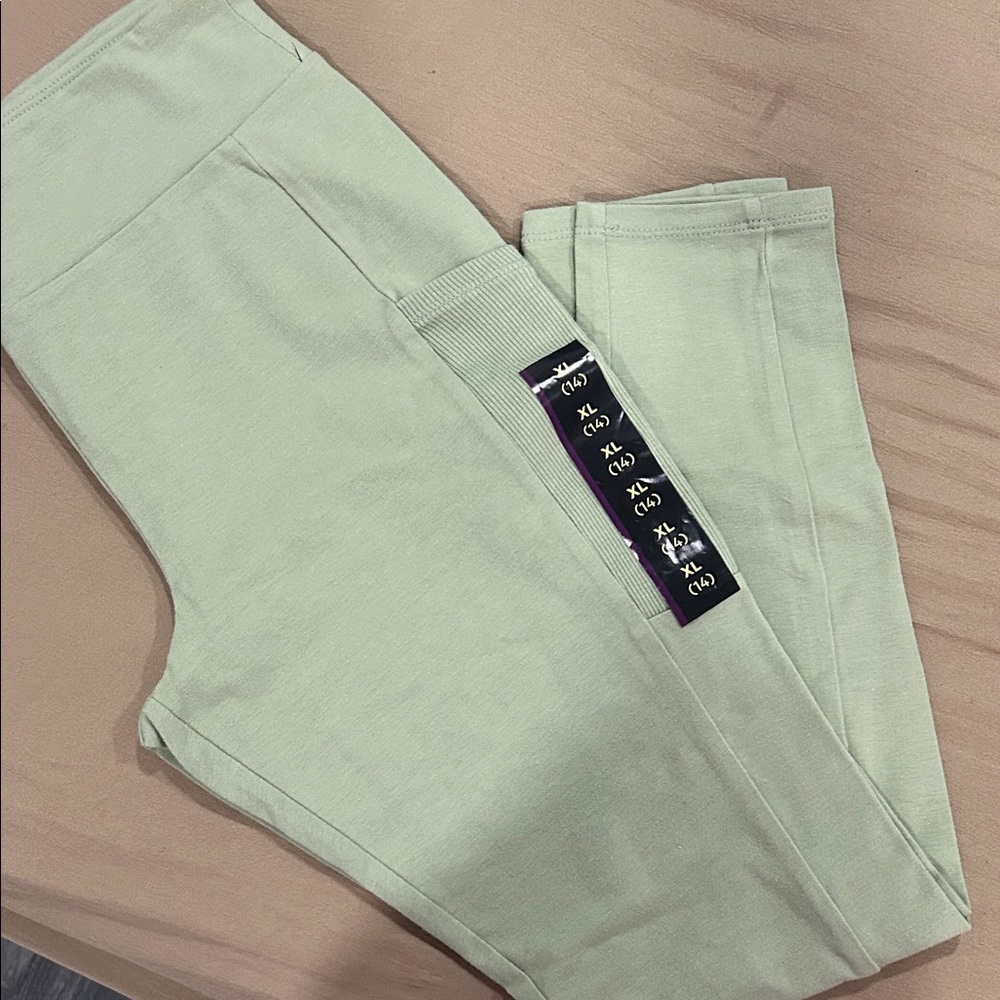 art class Kids Leggings in Light Green